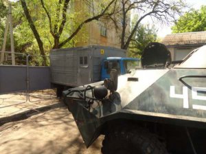 Военнослужащие покинули воинскую часть в Мариуполе, там уже мародеры