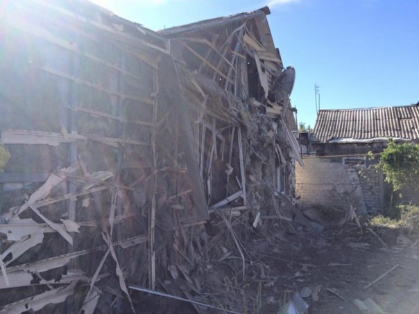 Последствия массированного ночного обстрела. Обстрелами укрофашистов повреждено более 30 домостроений, ранено двое мирных жителей Последствия массированного ночного обстрела. Обстрелами укрофашистов повреждено более 30 домостроений, ранено двое мирных жителей