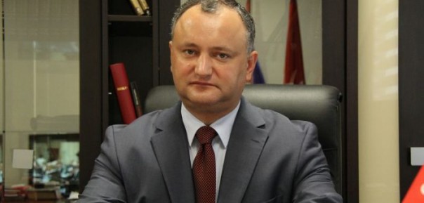 Додон запретил молдавским военным участвовать в международных учениях в Украине