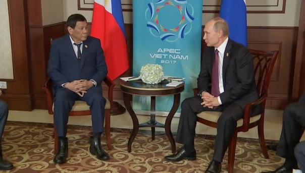Путин встретился с филиппинским лидером Родриго Дутерте на саммите АТЭС. Встреча Трампа и Путина не состоится