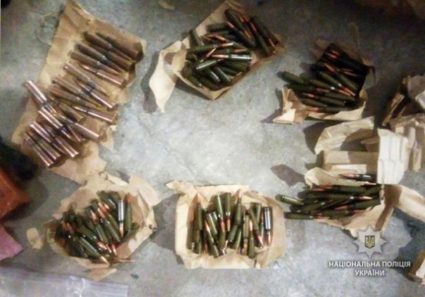 У жителя Полтавской области изъяли восемь гранат | В киевском метро задержали пассажира с гранатой