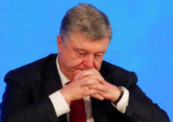 На Украине суд разрешил принудительно доставить Порошенко на допрос