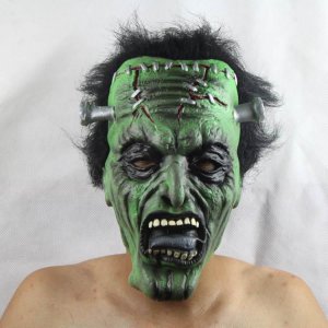 Рада запретила на массовых акциях маски, шлемы и использование маскировки