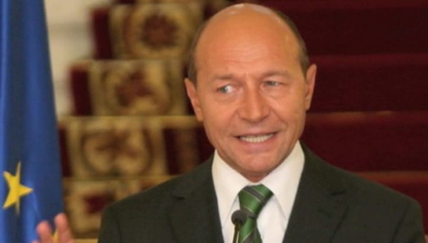 Президент Молдавии лишил гражданства экс-президента Румынии