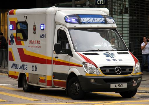 Автопогрузчик въехал в толпу людей в Китае, более 10 человек пострадало