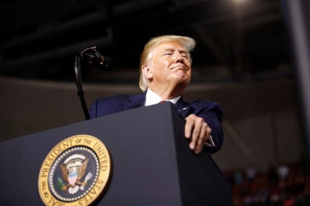 Битва без правил в США: «великий учитель» Зеленского избежит импичмента