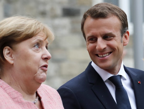 Киев может распрощаться с Донбассом. Политолог рассказал, как Макрон и Меркель отомстят охамевшему Зеленскому