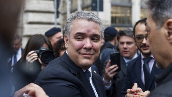 Мадуро объявил главу Колумбии врагом Венесуэлы